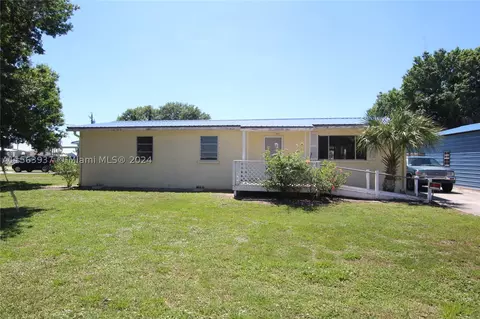 1030 Cypress St, Okeechobee, FL 34974 photo 1