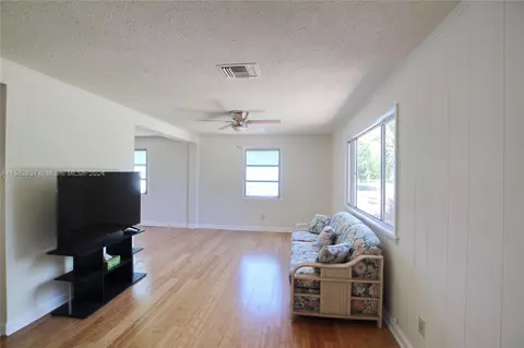 Entry Way - 1030 Cypress St, Okeechobee, FL 34974 photo 1 of 1