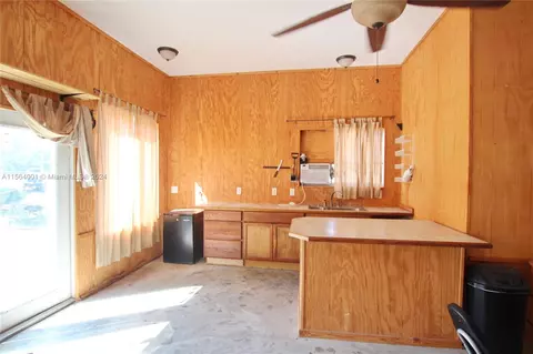 Kitchen - 1016 Elm St, Okeechobee, FL 34974 photo 5 of 6