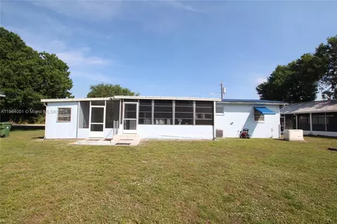 Exterior - 1016 Elm St, Okeechobee, FL 34974 photo 3 of 13