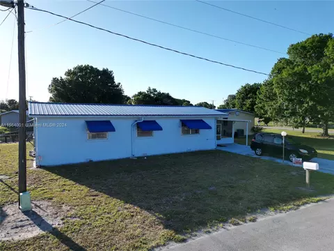 Exterior - 1016 Elm St, Okeechobee, FL 34974 photo 13 of 13