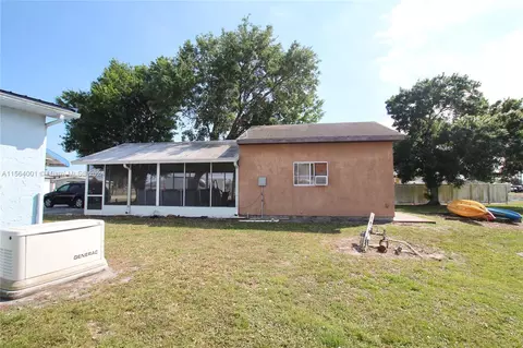 Exterior - 1016 Elm St, Okeechobee, FL 34974 photo 12 of 13
