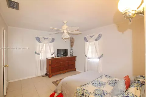 Bedroom - 1016 Elm St, Okeechobee, FL 34974 photo 3 of 9