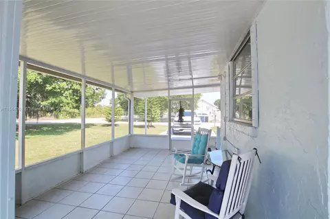 Exterior - 1016 Elm St, Okeechobee, FL 34974 photo 6 of 13