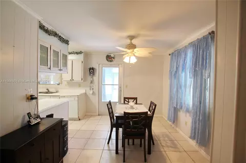 Kitchen - 1016 Elm St, Okeechobee, FL 34974 photo 2 of 6