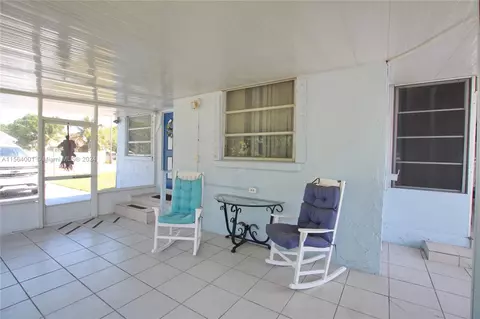 Exterior - 1016 Elm St, Okeechobee, FL 34974 photo 5 of 13
