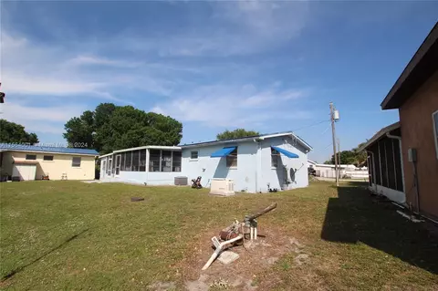 Exterior - 1016 Elm St, Okeechobee, FL 34974 photo 4 of 13