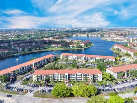 1300 SW 130th Ave #211F, Pembroke Pines, FL 33027