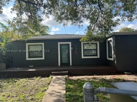 2544 NW 30th St, Miami, FL 33142