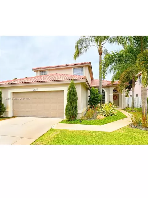 1920 NW 182nd Ter, Pembroke Pines, FL 33029