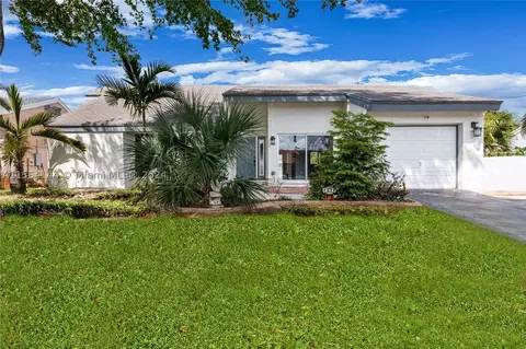 2910 Buttonwood Ave, Miramar, FL 33025