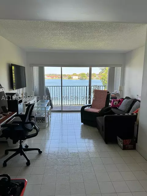 315 NW 109th Ave #209, Miami, FL 33172