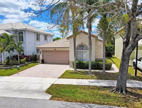 6529 Sandpiper Dr, Coconut Creek, FL 33073