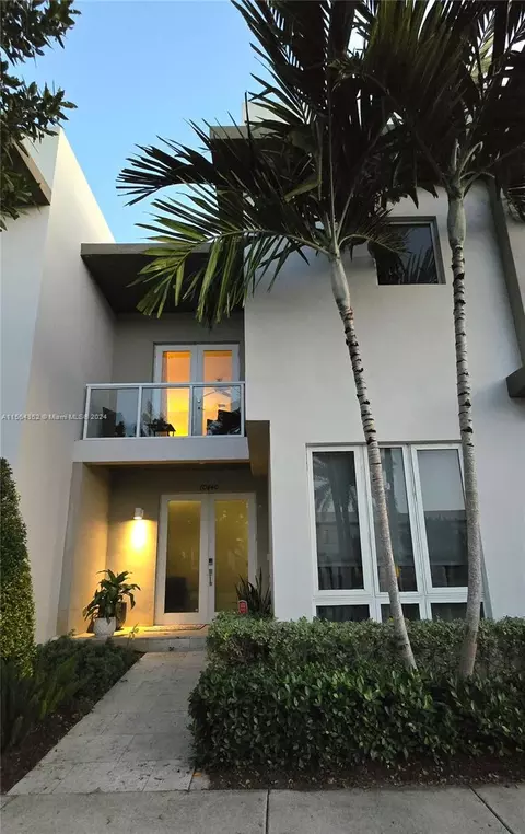 10440 NW 66th St, Doral, FL 33178