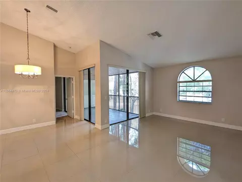 10700 NW 14th St #142, Plantation, FL 33322