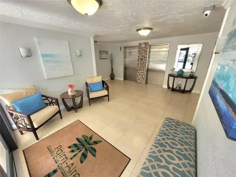 605 Oaks Dr #403, Pompano Beach, FL 33069