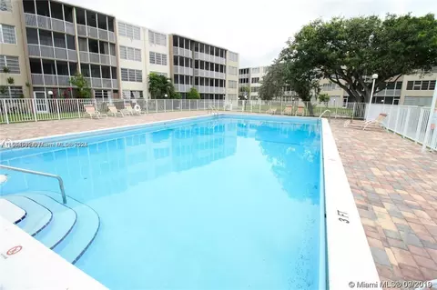 1700 NE 191st St #511, Miami, FL 33179