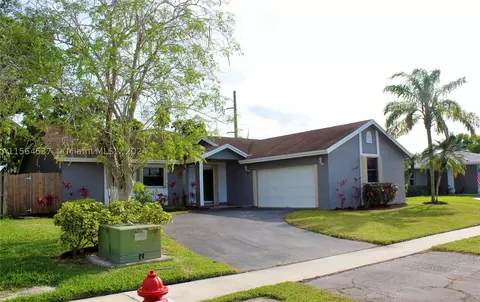 16752 SW 5th Way, Weston, FL 33326