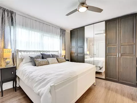 5121 W Oakland Park Blvd #104, Lauderdale Lakes, FL 33313