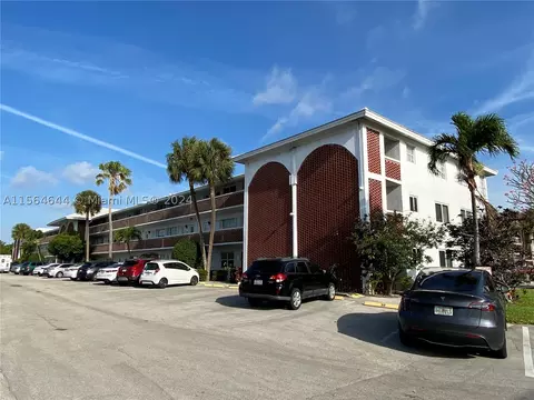 2050 NE 39th St #S101, Lighthouse Point, FL 33064