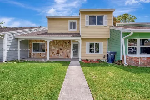 14623 SW 143rd Place Cir, Miami, FL 33186