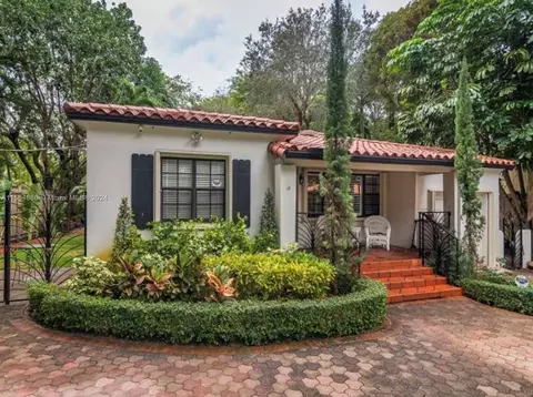 2920 Washington St, Coconut Grove, FL 33133