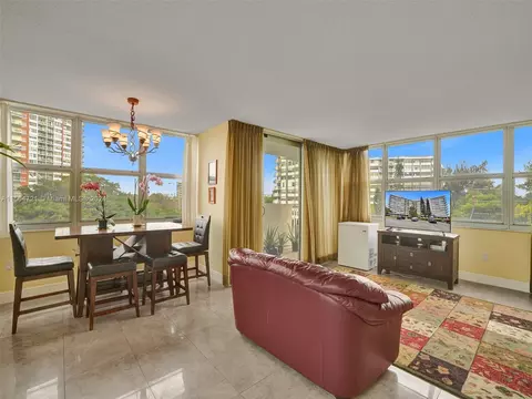 1200 NE Miami Gardens Dr #413W, Miami, FL 33179