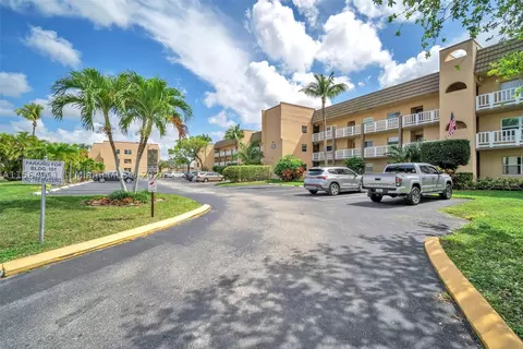 9310 Sunrise Lakes Blvd #110, Sunrise, FL 33322