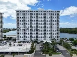 500 Bayview Dr #831, Sunny Isles Beach, FL 33160