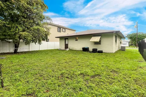Exterior - 121 NW 7th Ave, Dania Beach, FL 33004 photo 8 of 16