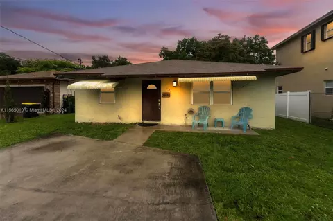 Exterior - 121 NW 7th Ave, Dania Beach, FL 33004 photo 5 of 16