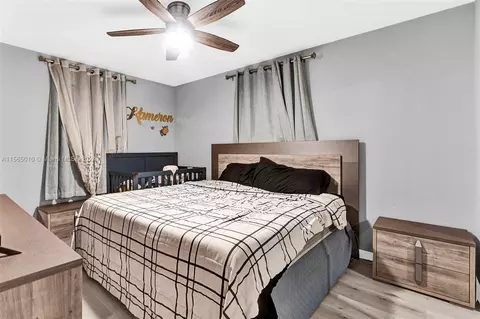 Bedroom - 121 NW 7th Ave, Dania Beach, FL 33004 photo 1 of 6