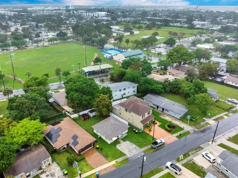 View/Area - 121 NW 7th Ave, Dania Beach, FL 33004 photo 3 of 5