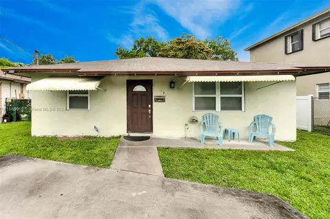 Exterior - 121 NW 7th Ave, Dania Beach, FL 33004 photo 1 of 16