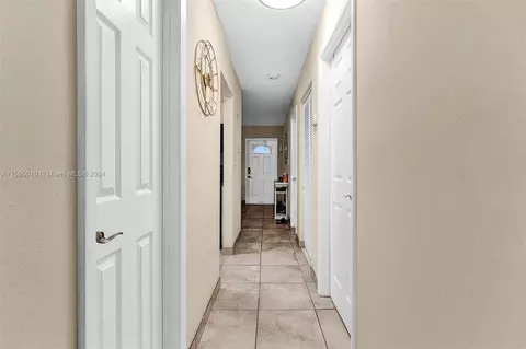 Entry Way - 121 NW 7th Ave, Dania Beach, FL 33004 photo 2 of 3