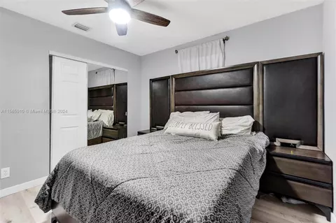 Bedroom - 121 NW 7th Ave, Dania Beach, FL 33004 photo 6 of 6