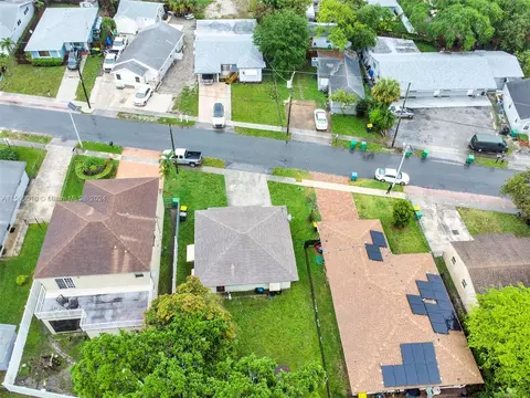 View/Area - 121 NW 7th Ave, Dania Beach, FL 33004 photo 1 of 5