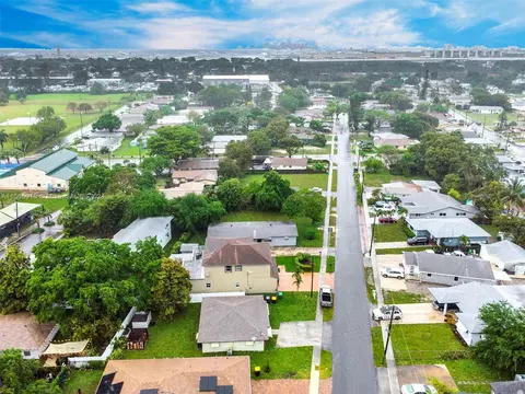 View/Area - 121 NW 7th Ave, Dania Beach, FL 33004 photo 4 of 5