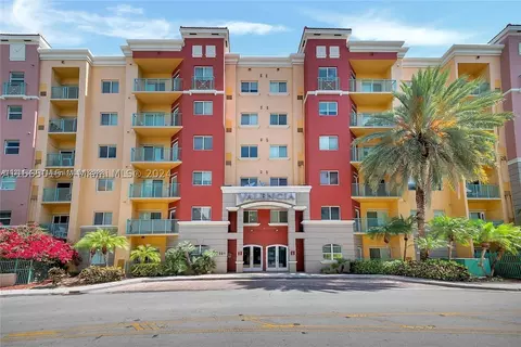 6001 SW 70th St #622, South Miami, FL 33143