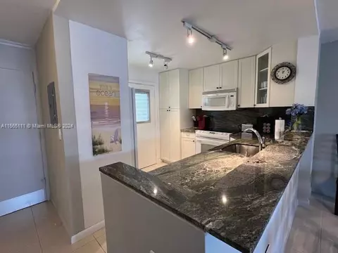 3551 NE 169th St #208, North Miami Beach, FL 33160