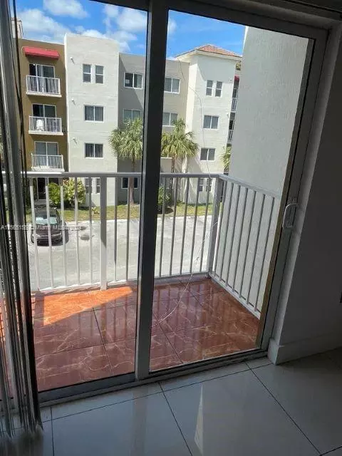 11050 SW 196th St #314, Cutler Bay, FL 33157