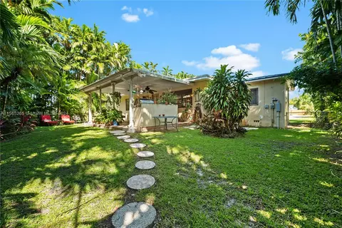 Exterior - 1150 Plover Ave, Miami Springs, FL 33166 photo 4 of 6