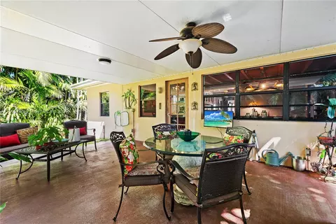 Dining - 1150 Plover Ave, Miami Springs, FL 33166 photo 3 of 3