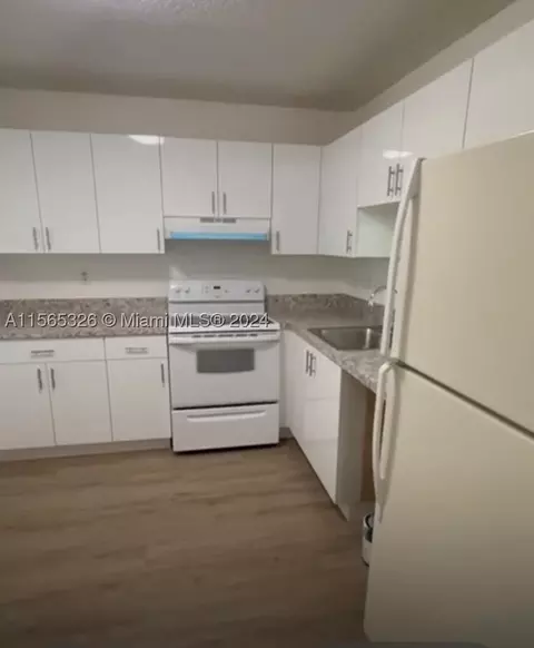 1810 N Lauderdale Ave #2109, North Lauderdale, FL 33068
