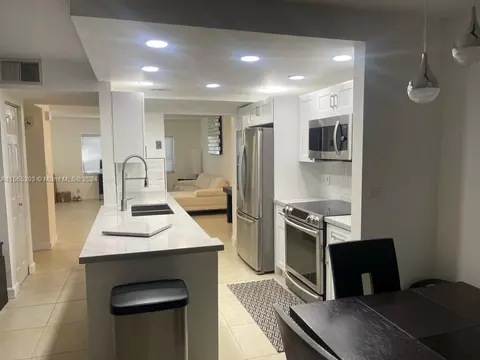 5050 S University Dr #5050, Davie, FL 33328