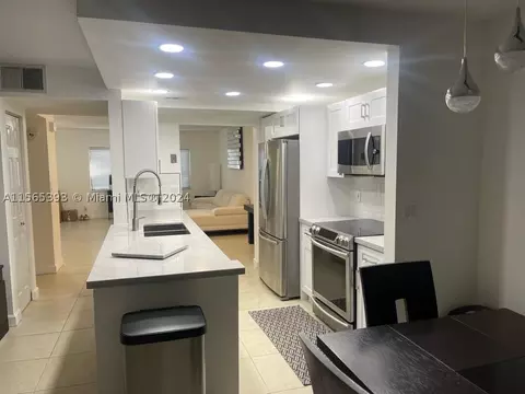 5050 S University Dr #5050, Davie, FL 33328
