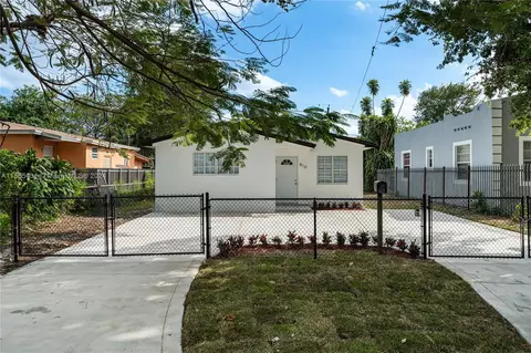 810 NW 117th St, Miami, FL 33168