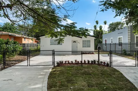 810 NW 117th St, Miami, FL 33168