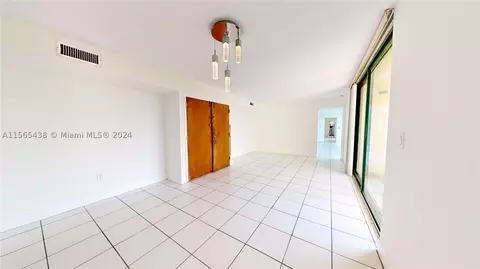 11790 SW 18th St #528-3, Miami, FL 33175