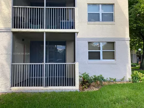 8363 Lake Dr #101, Doral, FL 33166